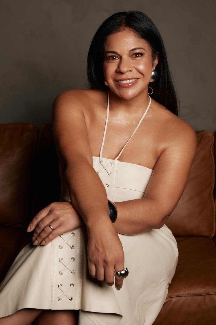 Dra. Vanessa Maciel de Paula sorrindo